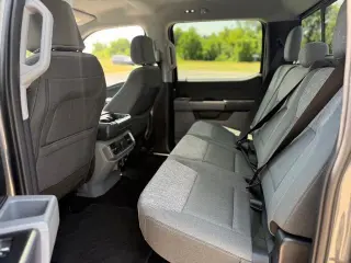 Ford F-150 2023 4x4 XLT 4 puertas SuperCrew 5.5 pies caja corta