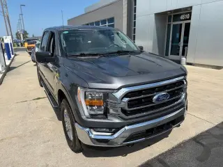 Ford F-150 2023 4x4 XLT 4 puertas SuperCrew 5.5 pies caja corta