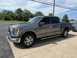Ford F-150 2023 4x4 XLT 4 puertas SuperCrew 5.5 pies caja corta