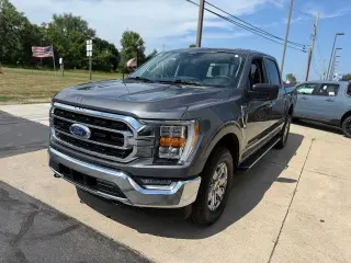 Ford F-150 2023 4x4 XLT 4 puertas SuperCrew 5.5 pies caja corta