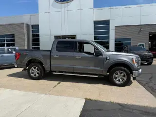 Ford F-150 2023 4x4 XLT 4 puertas SuperCrew 5.5 pies caja corta