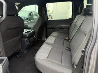 Ford F-150 2024 4x4 STX 4 puertas SuperCrew 5.5 pies. Caja corta