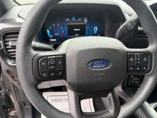 Ford F-150 2024 4x4 STX 4 puertas SuperCrew 5.5 pies. Caja corta