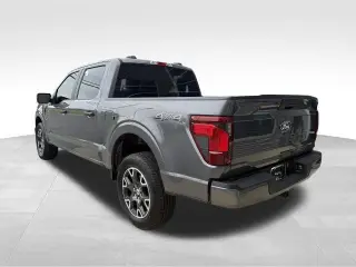 Ford F-150 2024 4x4 STX 4 puertas SuperCrew 5.5 pies. Caja corta