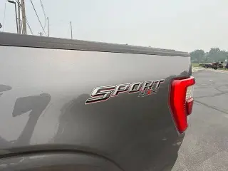 Ford F-150 2023 4x4 Lariat 4 puertas SuperCrew 5.5 pies. Caja corta