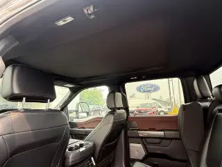 Ford F-150 2023 4x4 Lariat 4 puertas SuperCrew 5.5 pies. Caja corta