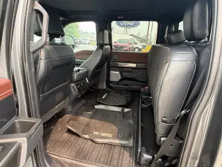 Ford F-150 2023 4x4 Lariat 4 puertas SuperCrew 5.5 pies. Caja corta
