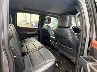 Ford F-150 2023 4x4 Lariat 4 puertas SuperCrew 5.5 pies. Caja corta