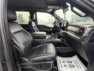 Ford F-150 2023 4x4 Lariat 4 puertas SuperCrew 5.5 pies. Caja corta