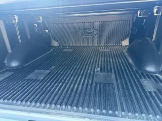 Ford F-150 2023 4x4 XLT 4 puertas SuperCrew 6.5 pies. SB