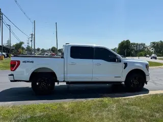 Ford F-150 2023 4x4 XLT 4 puertas SuperCrew 6.5 pies. SB