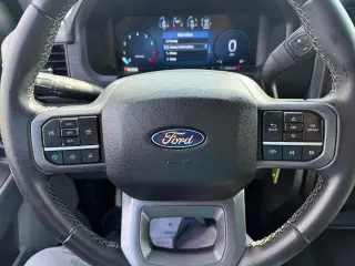 Ford F-150 2025 4x4 XLT 4 puertas SuperCrew 6.5 pies SB