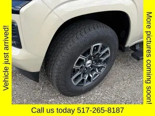Chevrolet Colorado 2024 4x4 Z71 4 puertas Cabina Crew 5 pies. SB