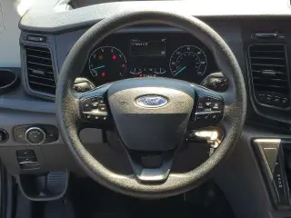 Ford Transit 2024 AWD 250 3 puertas LWB Techo Medio Furgón de Carga