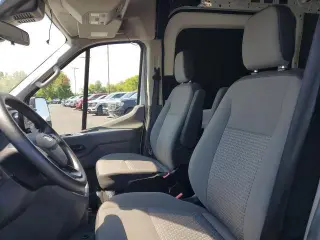 Ford Transit 2024 AWD 250 3 puertas LWB Techo Medio Furgón de Carga