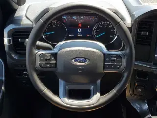 Ford F-150 2023 4x4 XLT 4 puertas SuperCrew 5.5 pies. Caja corta