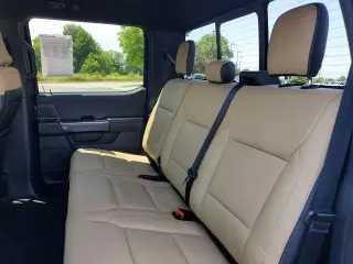 Ford F-150 2023 4x4 XLT 4 puertas SuperCrew 5.5 pies. Caja corta