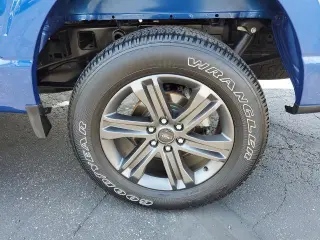 Ford F-150 2023 4x4 XLT 4 puertas SuperCrew 5.5 pies. Caja corta