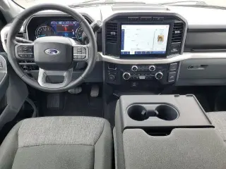Ford F-150 2023 4x4 XLT 4 puertas SuperCrew 5.5 pies. SB