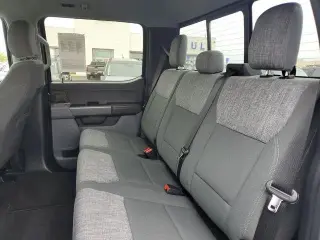 Ford F-150 2023 4x4 XLT 4 puertas SuperCrew 5.5 pies. SB