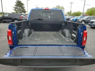 Ford F-150 2023 4x4 XLT 4 puertas SuperCrew 5.5 pies. SB