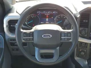 Ford F-150 2023 4x4 XLT 4 puertas SuperCrew 5.5 pies. SB
