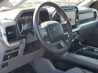 Ford F-150 2023 4x4 XLT 4 puertas SuperCrew 5.5 pies. SB