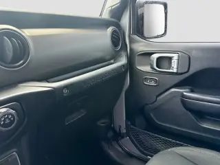 Jeep Wrangler 2020 4x4 Willys Sport 2 puertas SUV