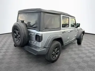 Jeep Wrangler Unlimited 2018 4x4 Sport 4 puertas SUV (lanzamiento a mitad de año)