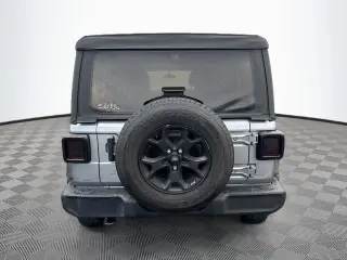 Jeep Wrangler Unlimited 2018 4x4 Sport 4 puertas SUV (lanzamiento a mitad de año)