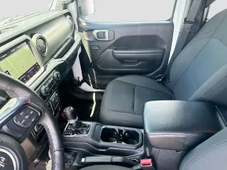 Jeep Wrangler Unlimited 2022 4x4 Sport 4 puertas SUV