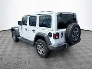 Jeep Wrangler Unlimited 2022 4x4 Sport 4 puertas SUV