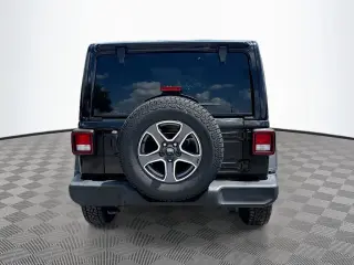 Jeep Wrangler Unlimited 2022 4x4 Sport 4 puertas SUV