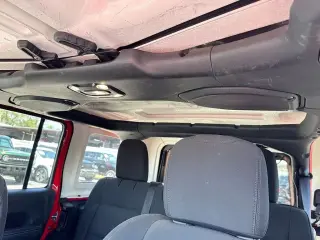 Jeep Wrangler Unlimited 2022 4x4 Sahara Altitude 4 puertas SUV