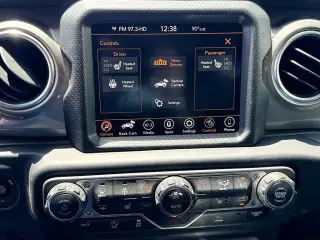 Jeep Wrangler Unlimited 2022 4x4 Sahara Altitude 4 puertas SUV