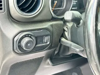 Jeep Wrangler 2023 4x4 Sahara 4 puertas SUV