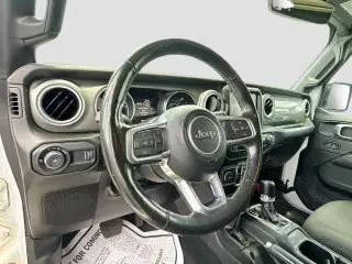 Jeep Wrangler 2023 4x4 Sahara 4 puertas SUV