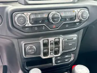 Jeep Wrangler 2023 4x4 Sahara 4 puertas SUV