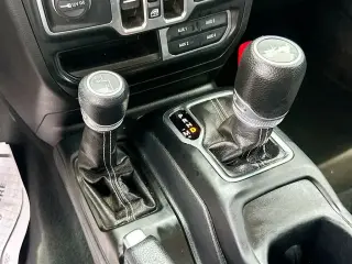 Jeep Wrangler 2023 4x4 Sahara 4 puertas SUV