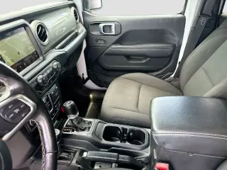 Jeep Wrangler 2023 4x4 Sahara 4 puertas SUV