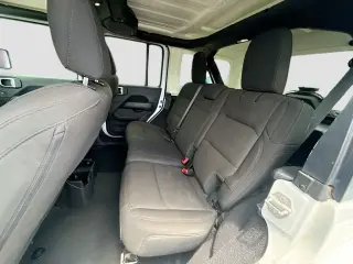 Jeep Wrangler 2023 4x4 Sahara 4 puertas SUV