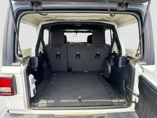 Jeep Wrangler 2023 4x4 Sahara 4 puertas SUV