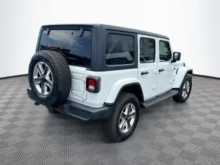 Jeep Wrangler 2023 4x4 Sahara 4 puertas SUV