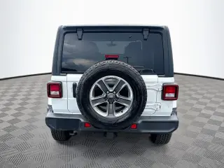 Jeep Wrangler 2023 4x4 Sahara 4 puertas SUV