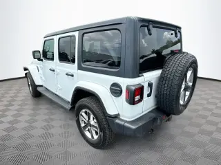 Jeep Wrangler 2023 4x4 Sahara 4 puertas SUV