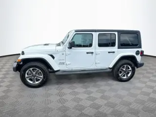 Jeep Wrangler 2023 4x4 Sahara 4 puertas SUV