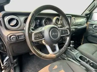 Jeep Wrangler 2023 4x4 Sahara 4 puertas SUV