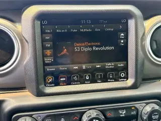 Jeep Wrangler 2023 4x4 Sahara 4 puertas SUV