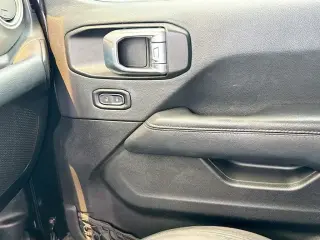 Jeep Wrangler 2023 4x4 Sahara 4 puertas SUV