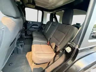 Jeep Wrangler 2023 4x4 Sahara 4 puertas SUV